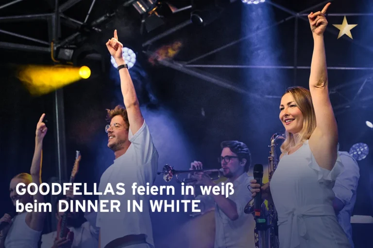 Goodfellas in Weiß, stylischer Schriftzug, modernes Design für Filmfans.